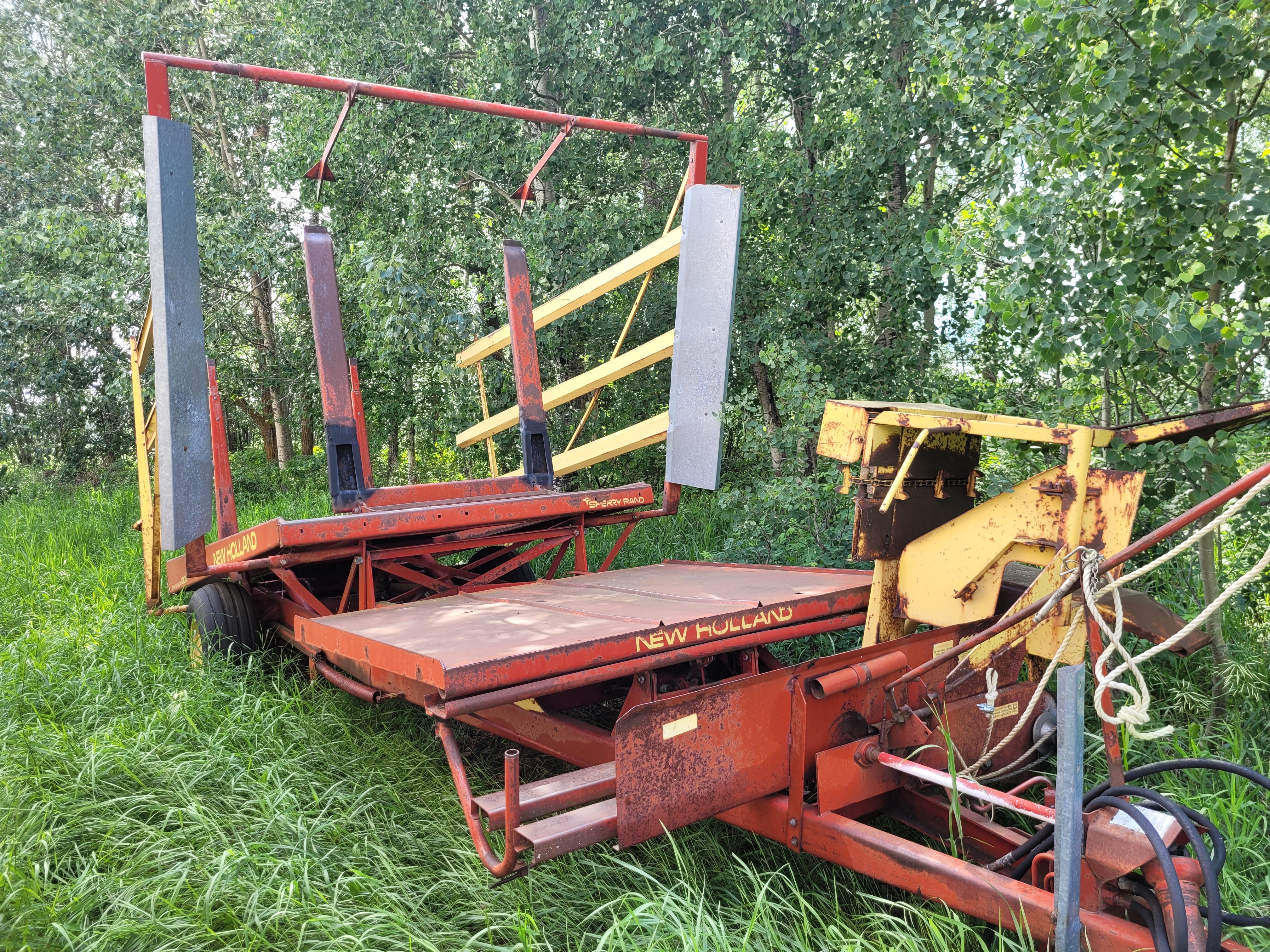 Stackliner New Holland Stackliner – Barriault Ranch