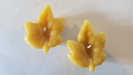 Floating maple leaf - pure beeswax candleCandles- Barriault Ranch